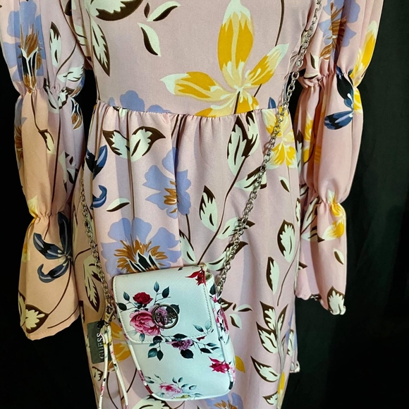 GUESS Womens Floral Blaire Phone Case Crossbody - Picture 1 of 4